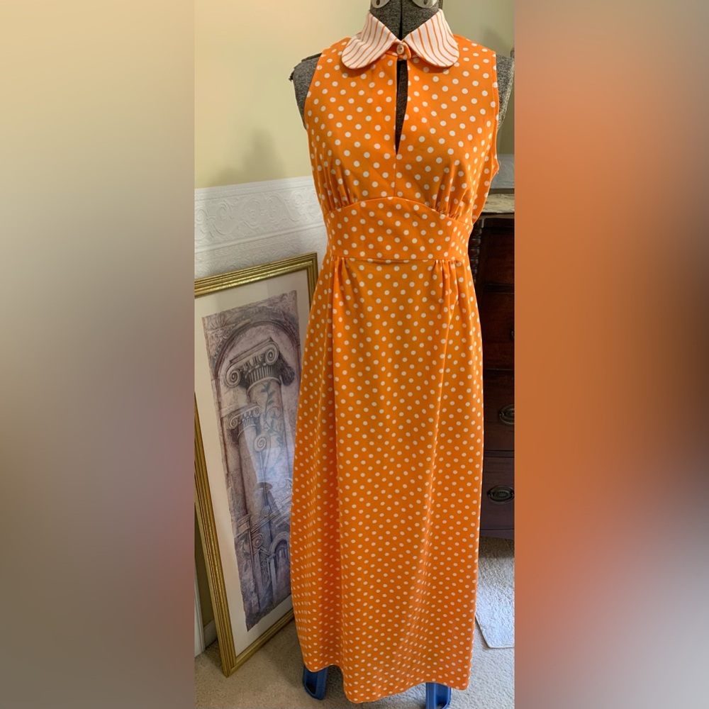 The “DESTINY” Dress Sleeveless Orange Maxi Dress w/ White Polka Dots Size Medium